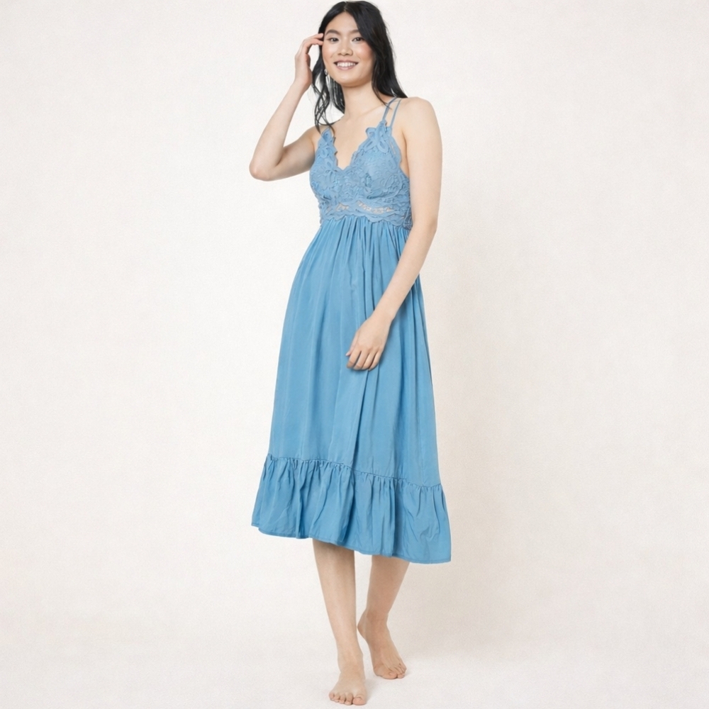 Hayden Empire Dusty Blue Lace Crochet Bodice Maxi Dress SZ Medium‎